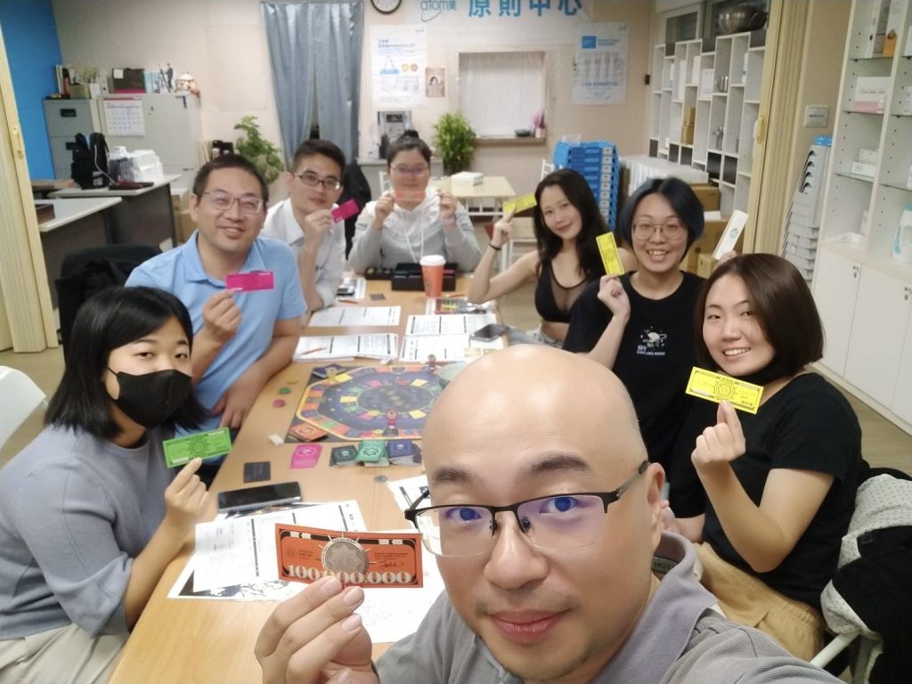 《財富流》桌遊沙盤3次的體驗心得：一抽入魂20歲進順流層